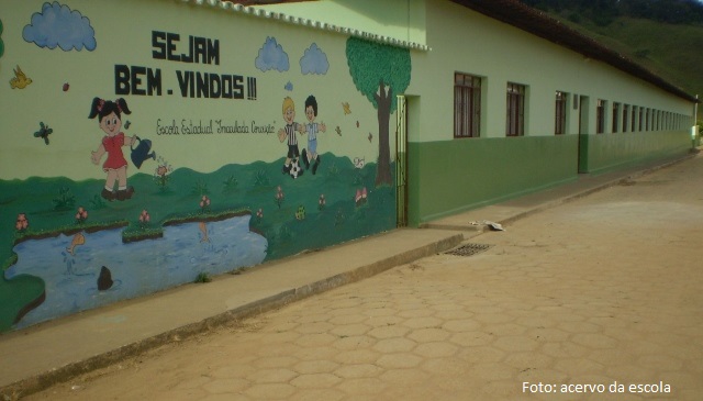 Escola Estadual Imaculada Conceição - São José do Goiabal