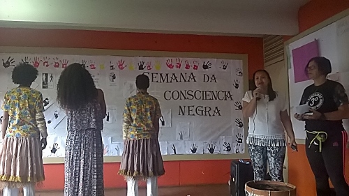 Apresentação cultural do Coletivo VOUTERAR com participação da estudante Júlia Mara, do 7º ano da EEALG. Foto – Ana Gabriela Ferreira.
